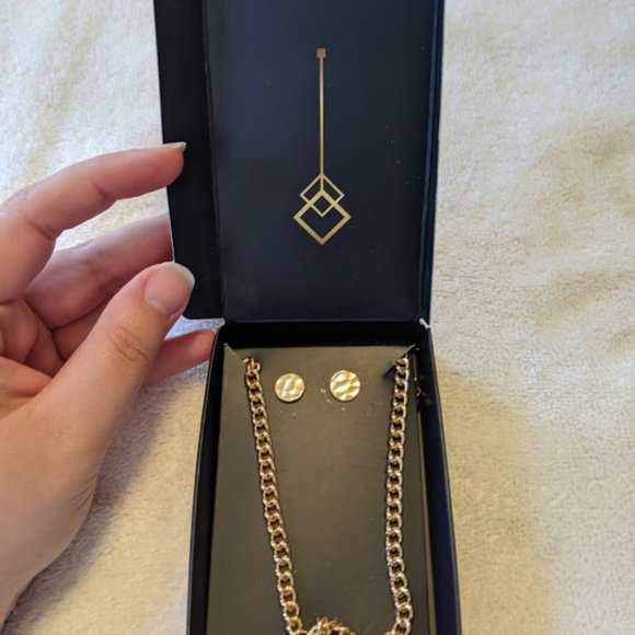 NWT Violet Harper Gold Necklace and Earring Set - Picture 2 of 5